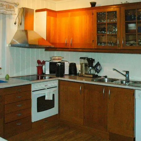 Two-bedroom Holiday In Averoy 3 *