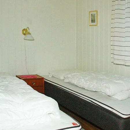 Two-bedroom Holiday In Averoy 3 Hébergement de vacances *